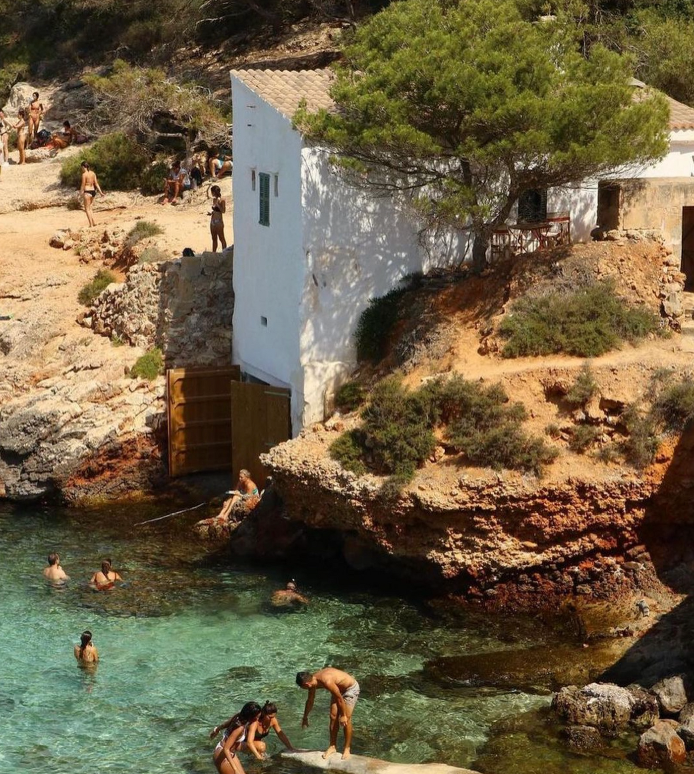 Unveiling the magic of Mediterranean beaches: Tips and tricks for an unforgettable vacation